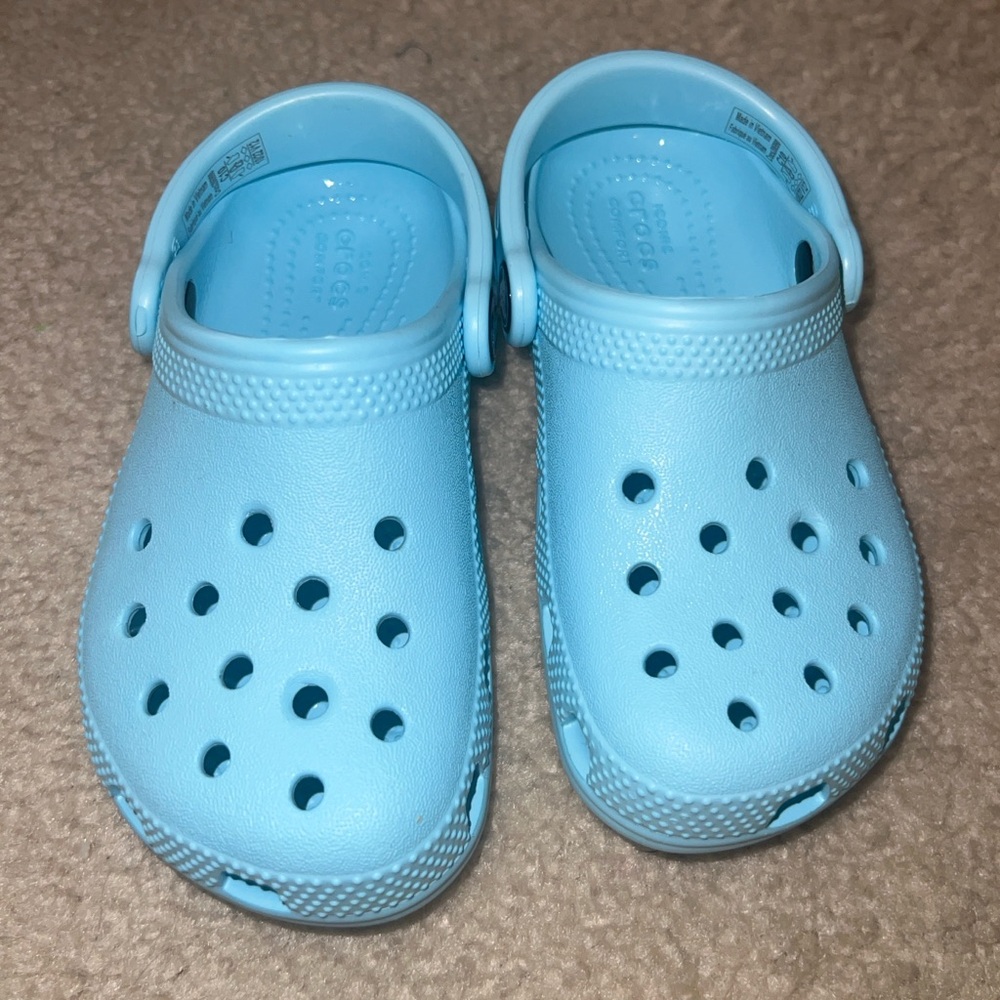 Light blue size 10 toddler Crocs